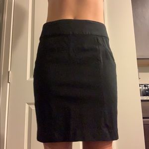 Banana Republic Size 4 Black Pencil Skirt
